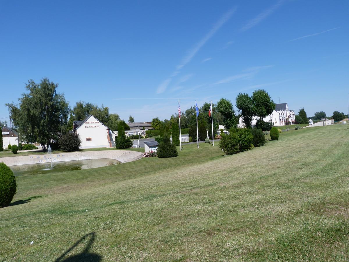 Hostellerie Du Chateau Saint-Pere-sur-Loire Zewnętrze zdjęcie